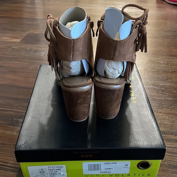 Very Volatile “Fastlane” Sandal Size 10 - Picture 6 of 10